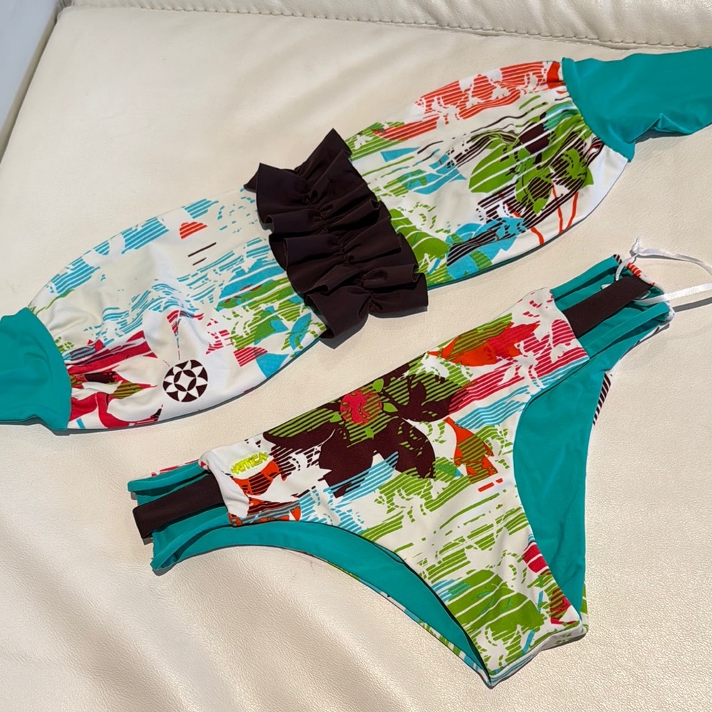 Women small Colorful Abstract tropical Bikini Set stripes strapless ruffled Y2K